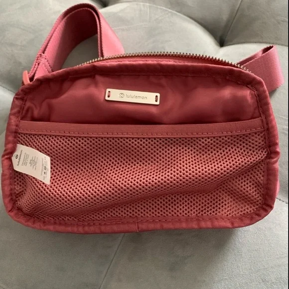 Lululemon Everywhere Belt Bag Cherry Blossom Tint OG Original - Picture 9 of 12